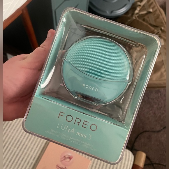 Foreo Luna 3 Mini in Mint BNIB - Picture 2 of 2